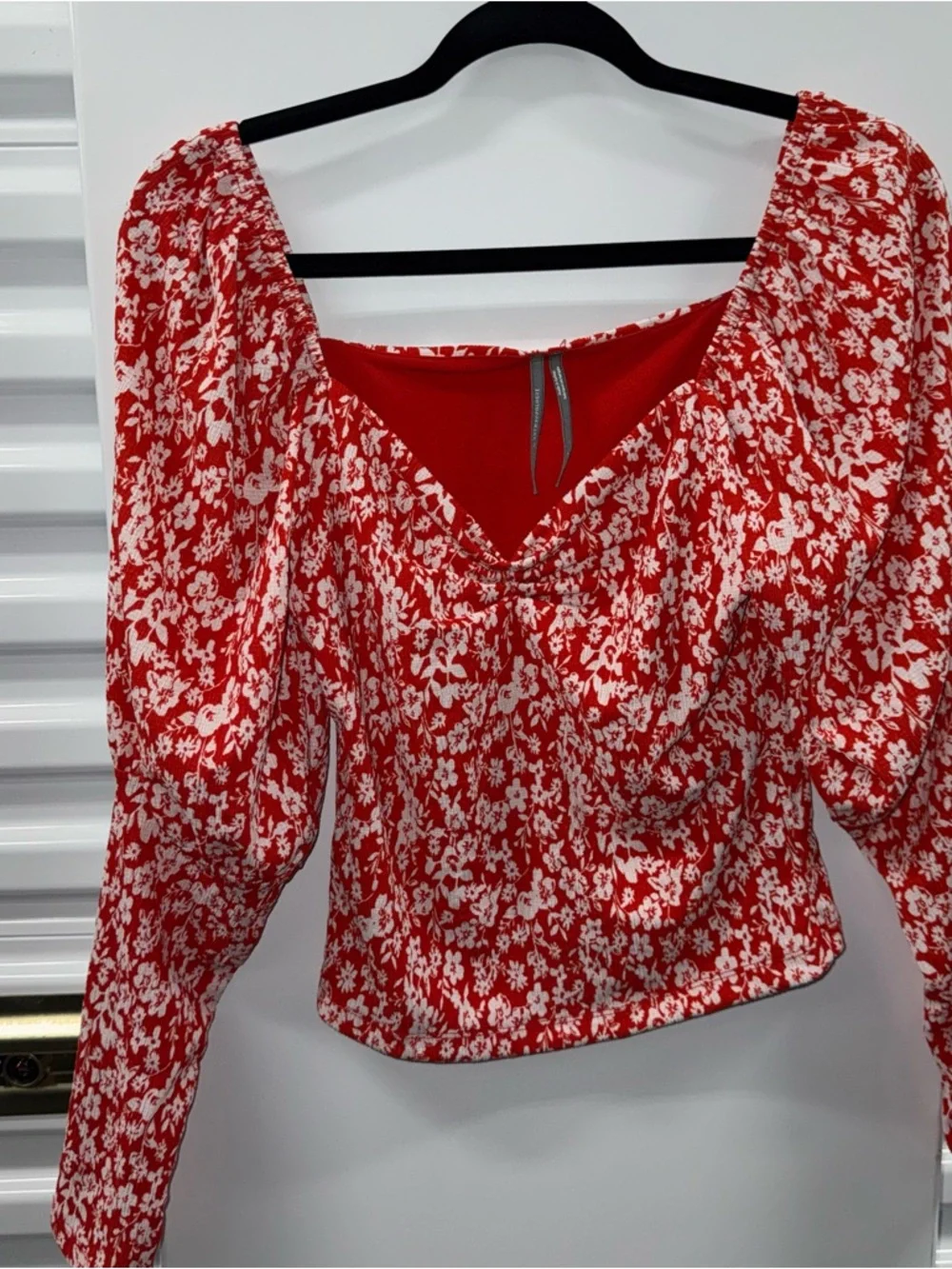 Anthropologie Red and White Floral Puff-Sleeve Blouse